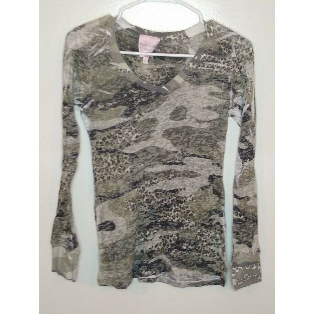 Romeo & Juliet Couture Animal- Sz M - Pullover top - Women's